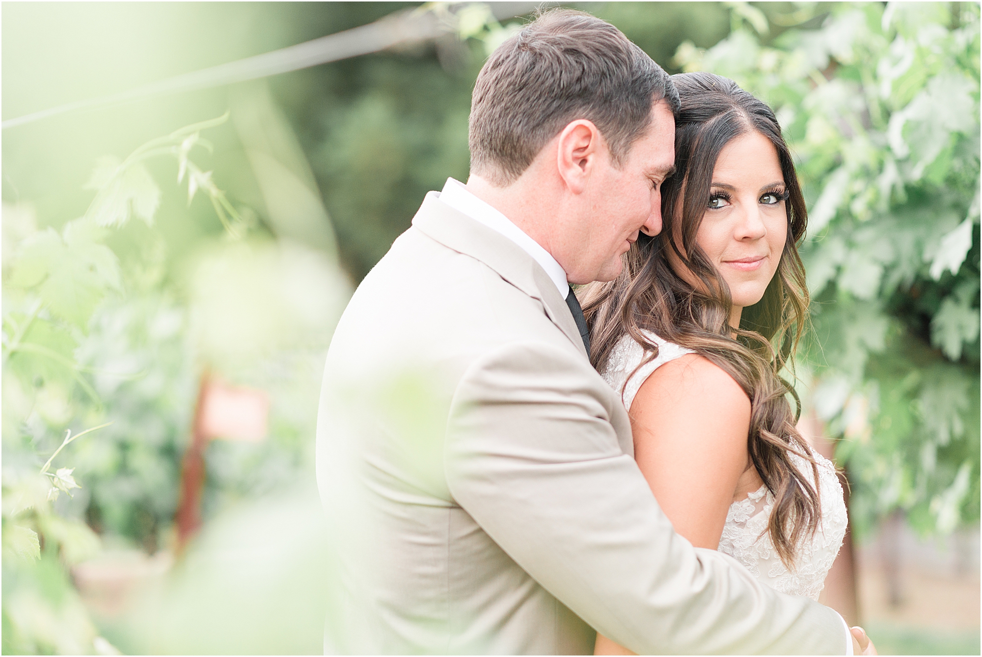 wedding poses in vineyard lodi wedding venue 