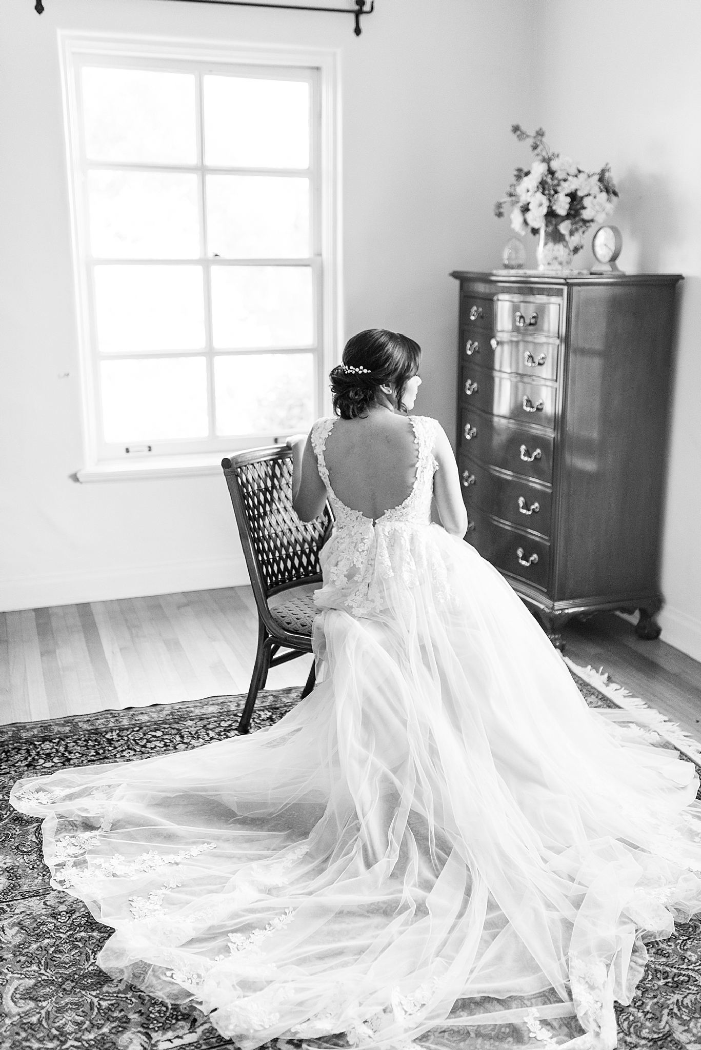 Classic wedding details | Classic Wedding Bride | Getting Ready | bridal portraits