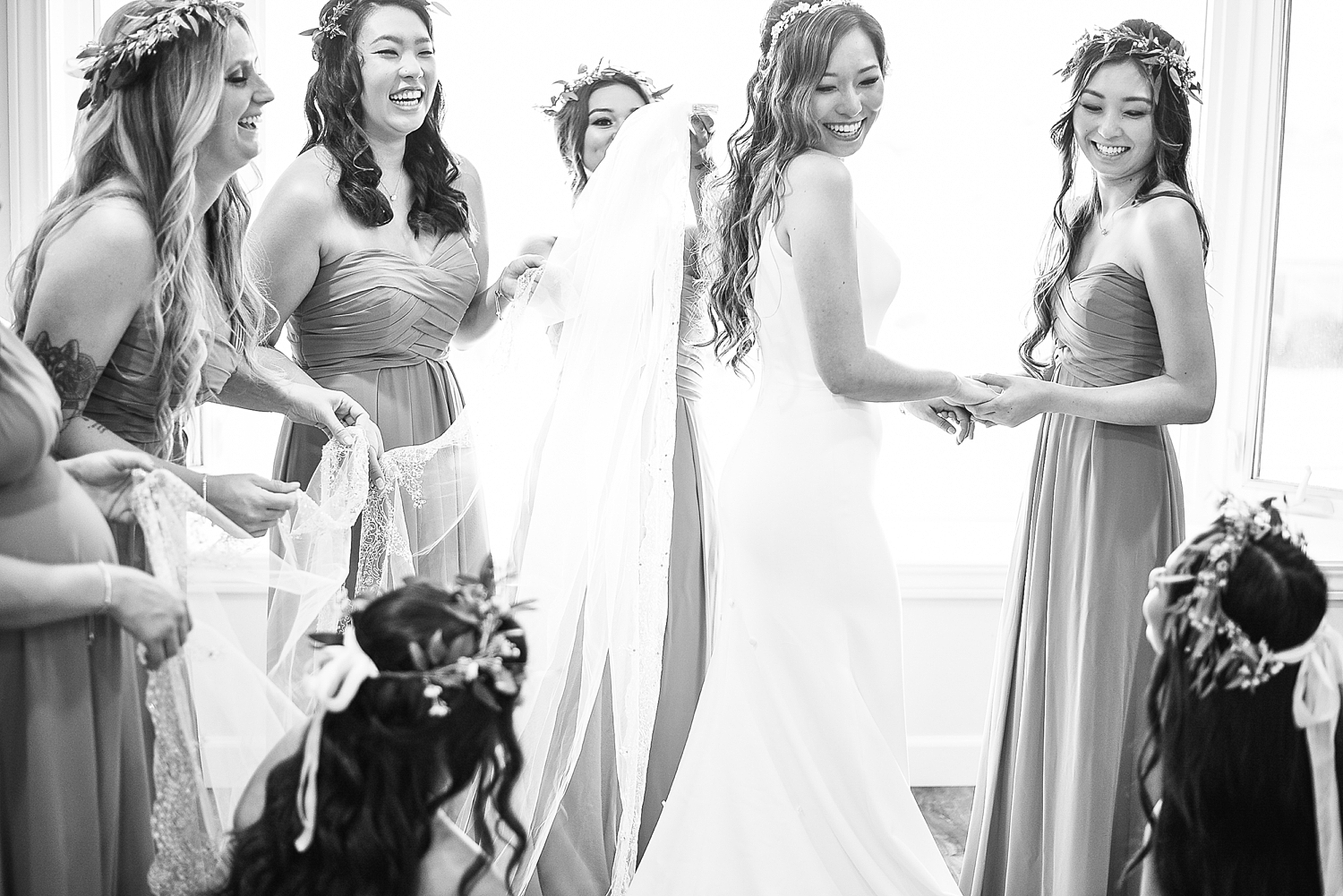 must have photos with bridesmaids 