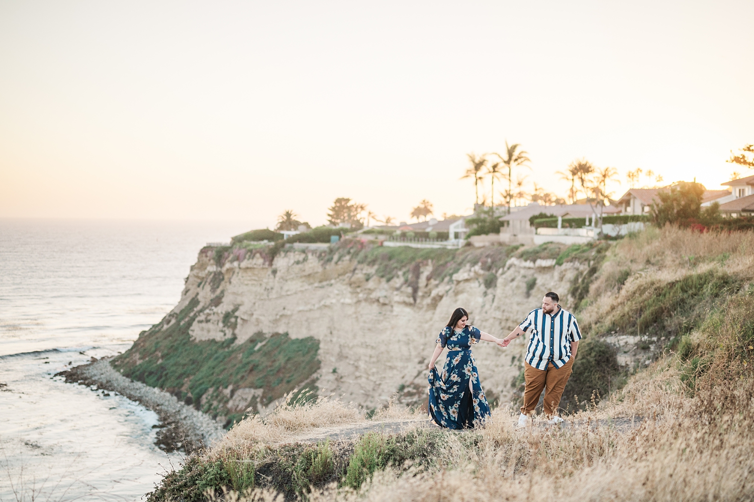 Beach Cliffs Engagement Session at Sunset | Nataly Hernandez Photography | Edwin and Susana-83.jpg