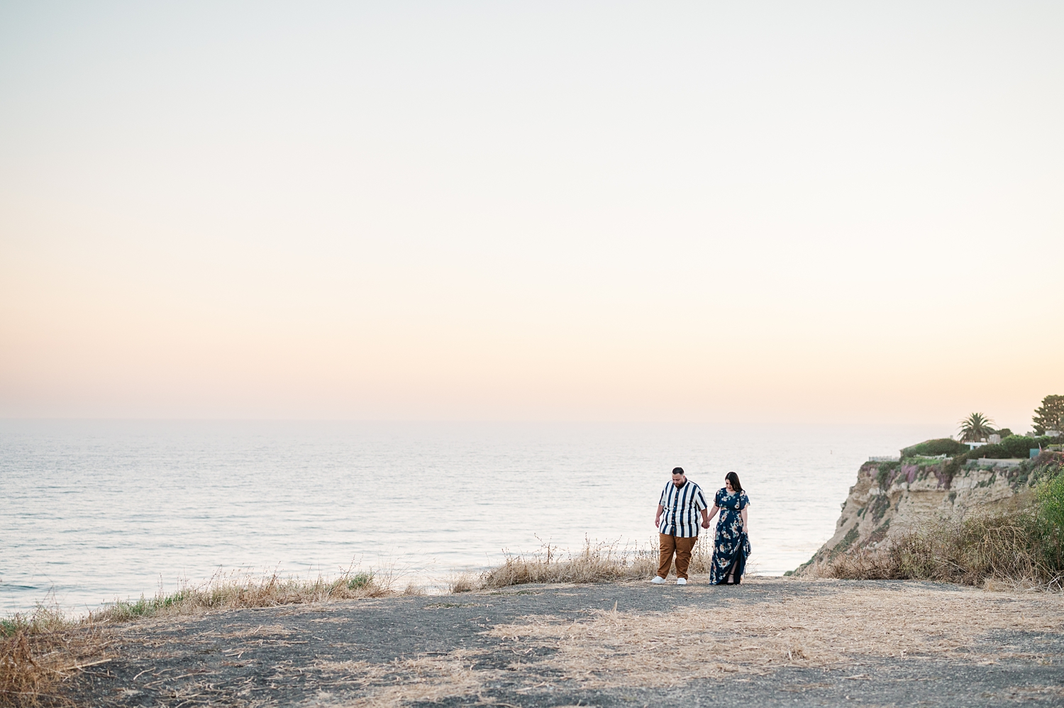 Beach Cliffs Engagement Session at Sunset | Nataly Hernandez Photography | Edwin and Susana-89.jpg