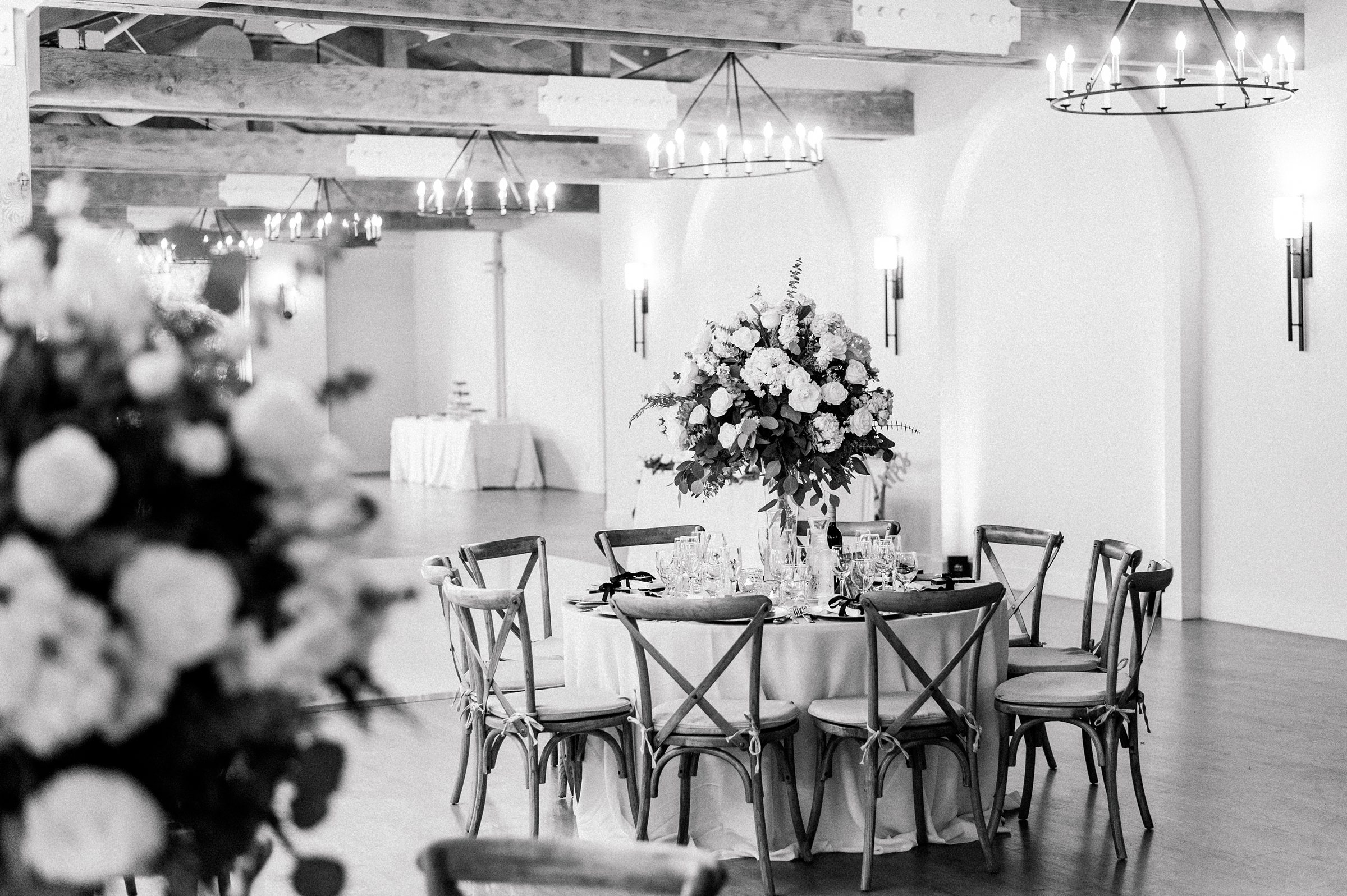 elegant wedding reception | black and white | all white flowers 